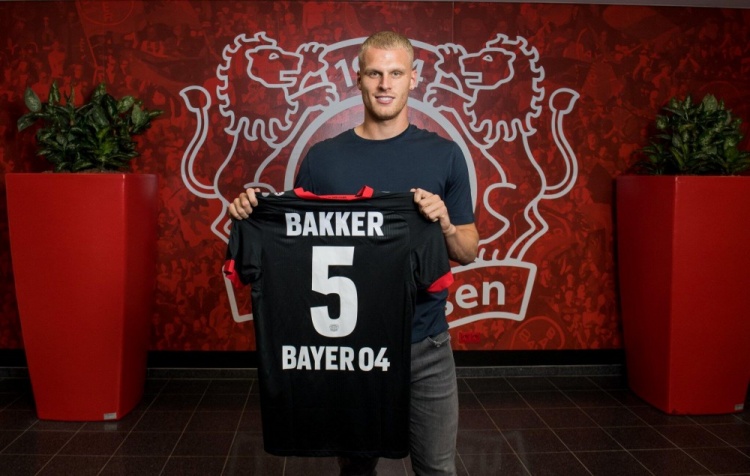 ESPN：皇马正在探索美国以外的地方作为明夏季前赛目的地（ESPN：皇马正考虑将明夏季前赛安排在美国之外的地区）