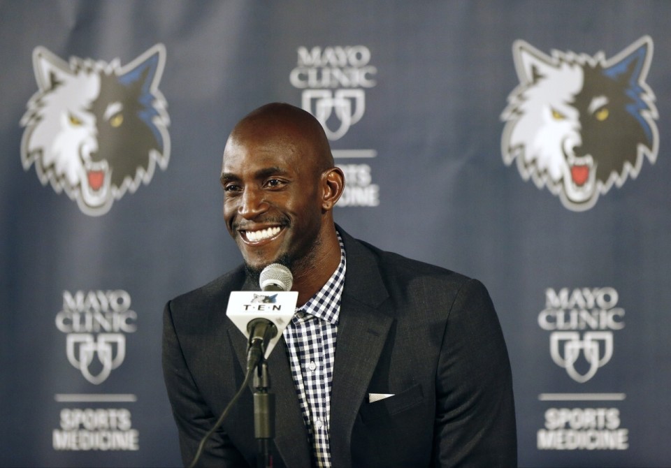 伊劳拉：相信球队本场比赛能状态反弹，期待与切尔西较量（伊劳拉：有信心本场回暖，盼与切尔西过招）