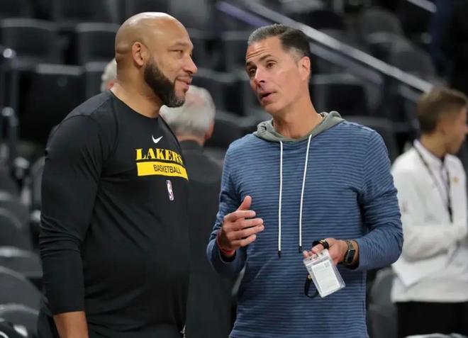 都体：弗拉霍维奇遭遇左腿拉伤，预计将缺阵至今年年底（都灵体育报：弗拉霍维奇左腿拉伤，预计缺席至今年年底）