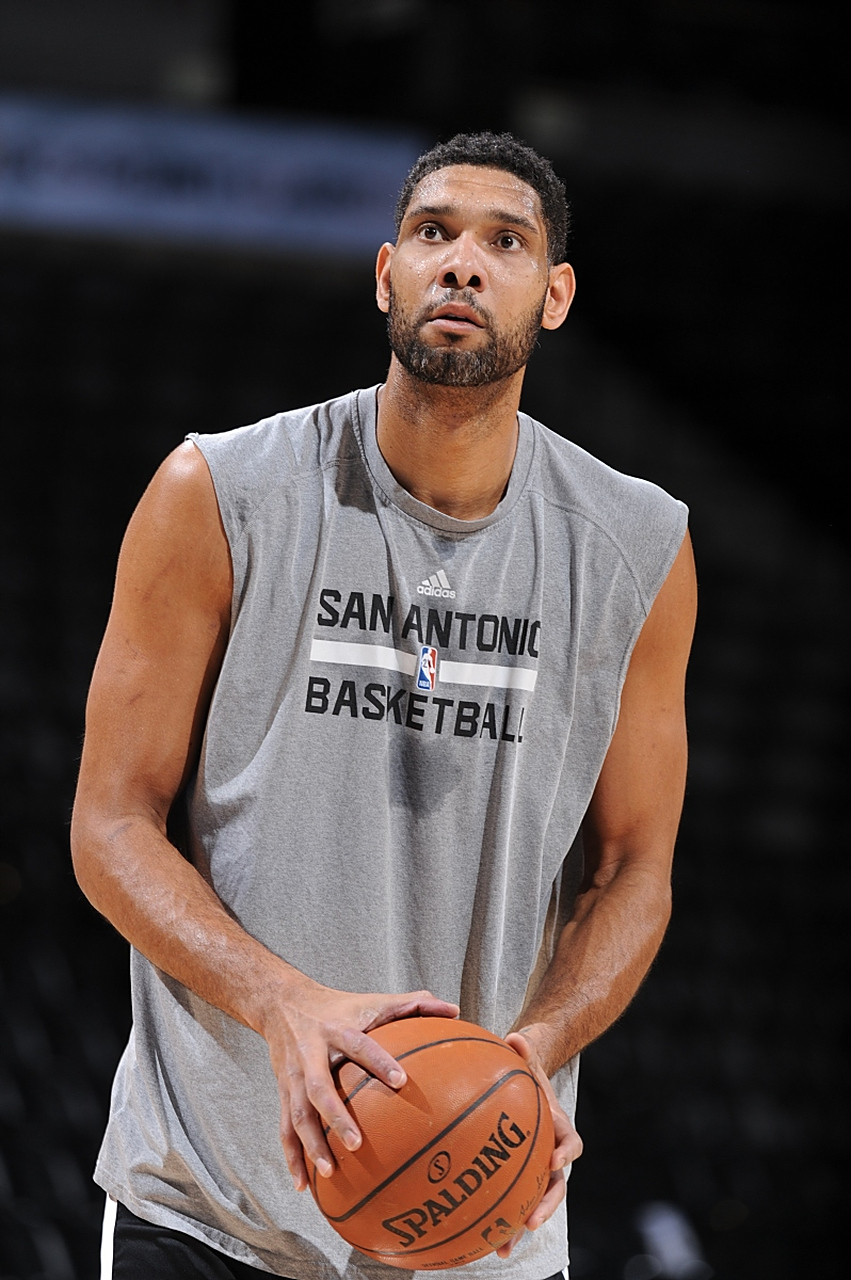 篮球火箭球员连续三场命中关键投篮（火箭球员三场连中关键投篮）