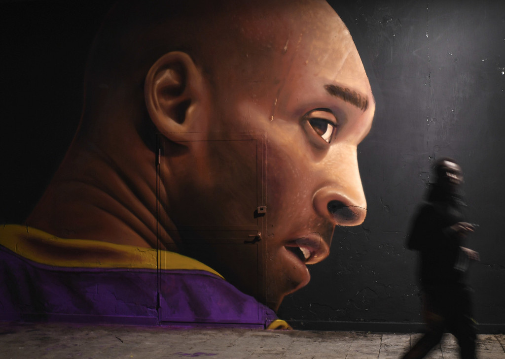 十人多特1-1弗赖堡跌至德甲第三 小贝林厄姆染红霍勒精彩凌空侧勾（少打一人多特1-1弗赖堡降至德甲第3 小贝林厄姆染红霍勒凌空侧勾）