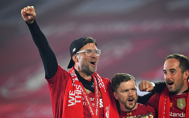 德罗西取热那亚生涯首胜，率队时隔239天再次意甲主场赢球（德罗西对阵热那亚斩获执教首胜，率队相隔239天再度意甲主场告捷）