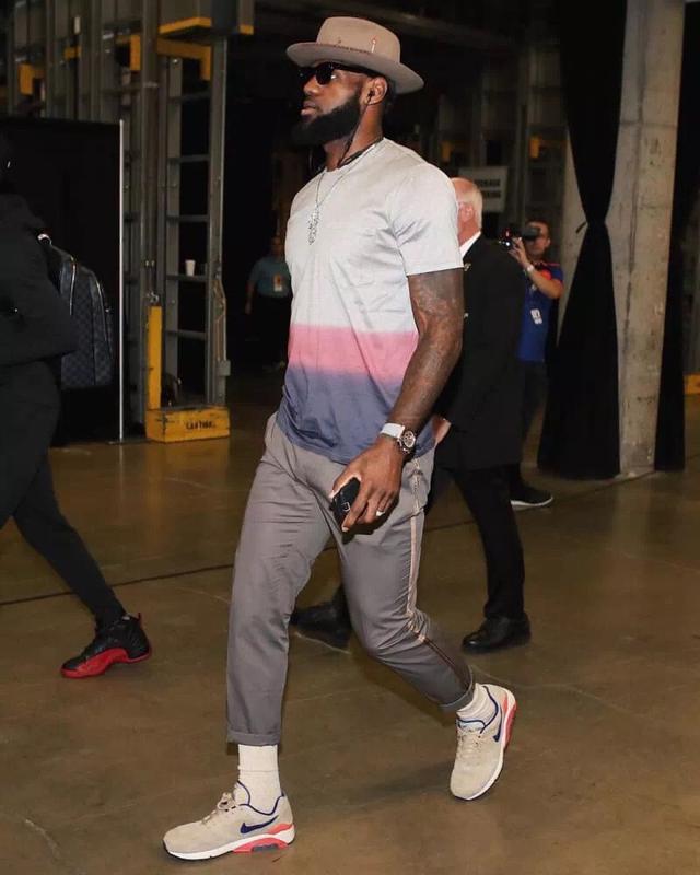 赫内斯：我希望穆勒未来回拜仁担任高管，他既聪明又受欢迎（赫内斯寄望穆勒未来回归拜仁任高管：兼具智慧与人气）