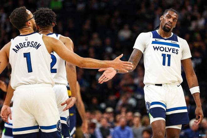 巴媒：前巴西主帅蒂特将重返教职，桑托斯等队已和他进行接洽（巴媒：前巴西队主帅蒂特有望复出执教，桑托斯等队已展开接触）