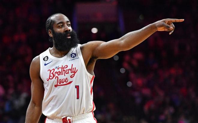 穆帅：葡萄牙体育有一人随便犯规都没事，我们仍在争冠行列（穆里尼奥：葡萄牙体育有人犯规不受罚，我们仍在冠军竞争中）