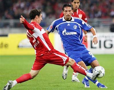 布朗尼替补登场，表现略显沉寂（布朗尼替补亮相，状态平平）