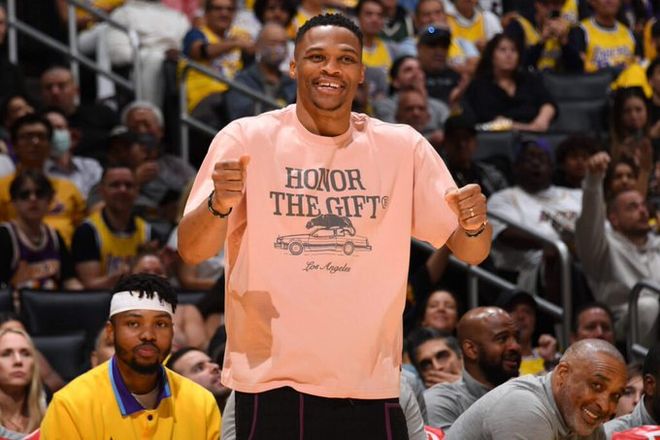 马刺队史最佳组合：福克斯&卡斯尔&哈珀（马刺历史最强三人组：福克斯、卡斯尔与哈珀）