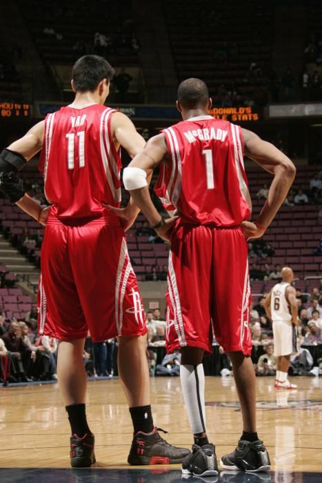 湖人新阵容磨合效果如何？（湖人新阵容磨合成效几何？）