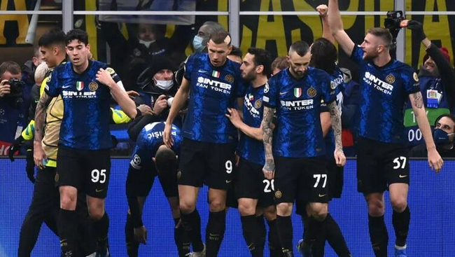 瑞士媒体：一名瑞士裁判涉嫌在女足更衣室偷拍1550小时视频（瑞媒称瑞士裁判疑在女足更衣室偷拍，涉约1550小时影像）