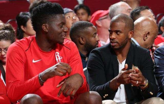 发布会变感谢会，李霄鹏赛后向各方致谢（赛后发布会成感谢时刻，李霄鹏向各界致谢）