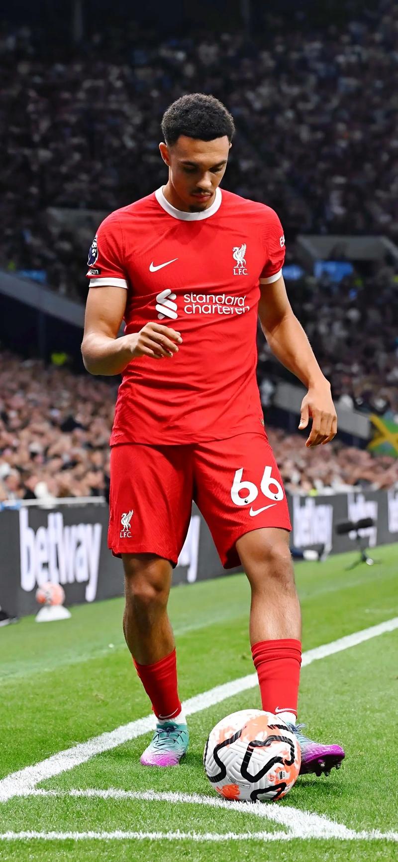 西班牙人上轮客场1-0击败塞尔塔，斩获赛季7连胜，暂列西甲第6，距离降级区仅12分。（西班牙人上轮客场1-0力克塞尔塔，豪取赛季七连胜，暂居西甲第六，距降级区仅12分）