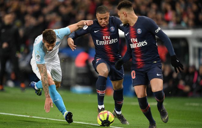 意媒：国米现场考察帕尔马中场贝尔纳韦，考虑让其做恰20替补（意媒：国米考察帕尔马中场贝尔纳韦，或将其引进充当恰尔汗奥卢替补）