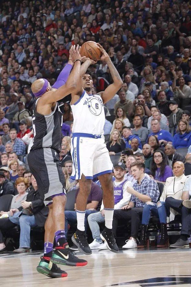 西班牙4-0客胜格鲁吉亚基本直通世界杯，奥亚萨瓦尔两射一传（西班牙客场四球零封格鲁吉亚，奥亚萨瓦尔2射1传，基本锁定世界杯席位）