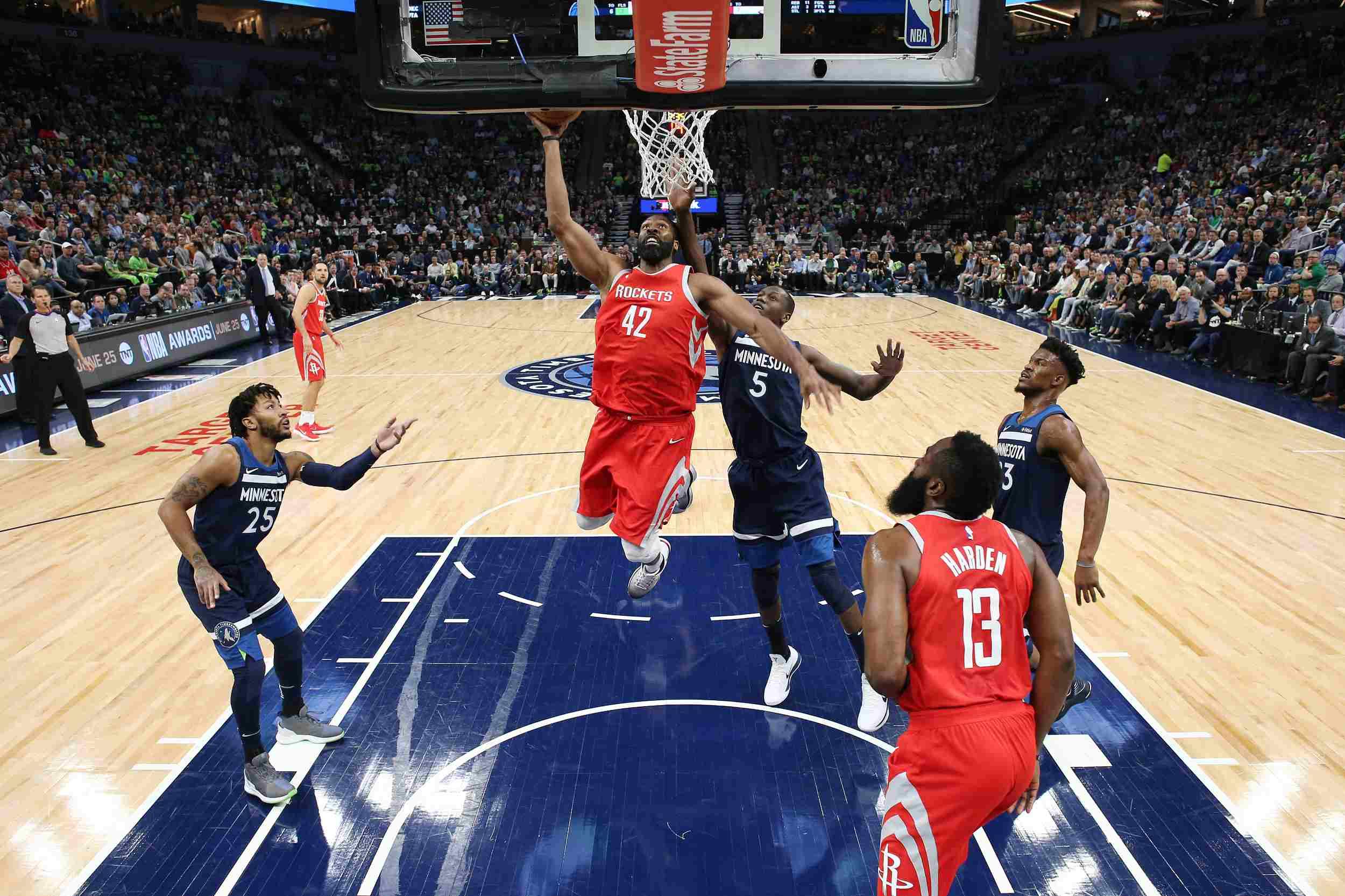 内马尔火线复出传射建功，带领桑托斯3-0赢下保级关键战（内马尔急速归队传射闪耀，率桑托斯3-0拿下保级生死战）