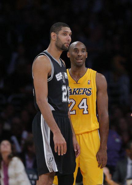 表现稳定！胡金秋半场4投全中拿到10分（胡金秋半场效率爆棚：4投全中拿下10分）