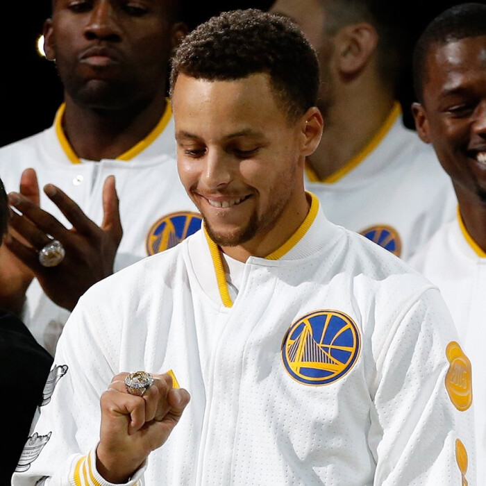 西甲前瞻：黄潜新赛季丢球联赛最少，皇社近况回暖4场3胜（西甲前瞻：黄潜本季失球最少防线稳固，皇社回暖近4场取3胜）