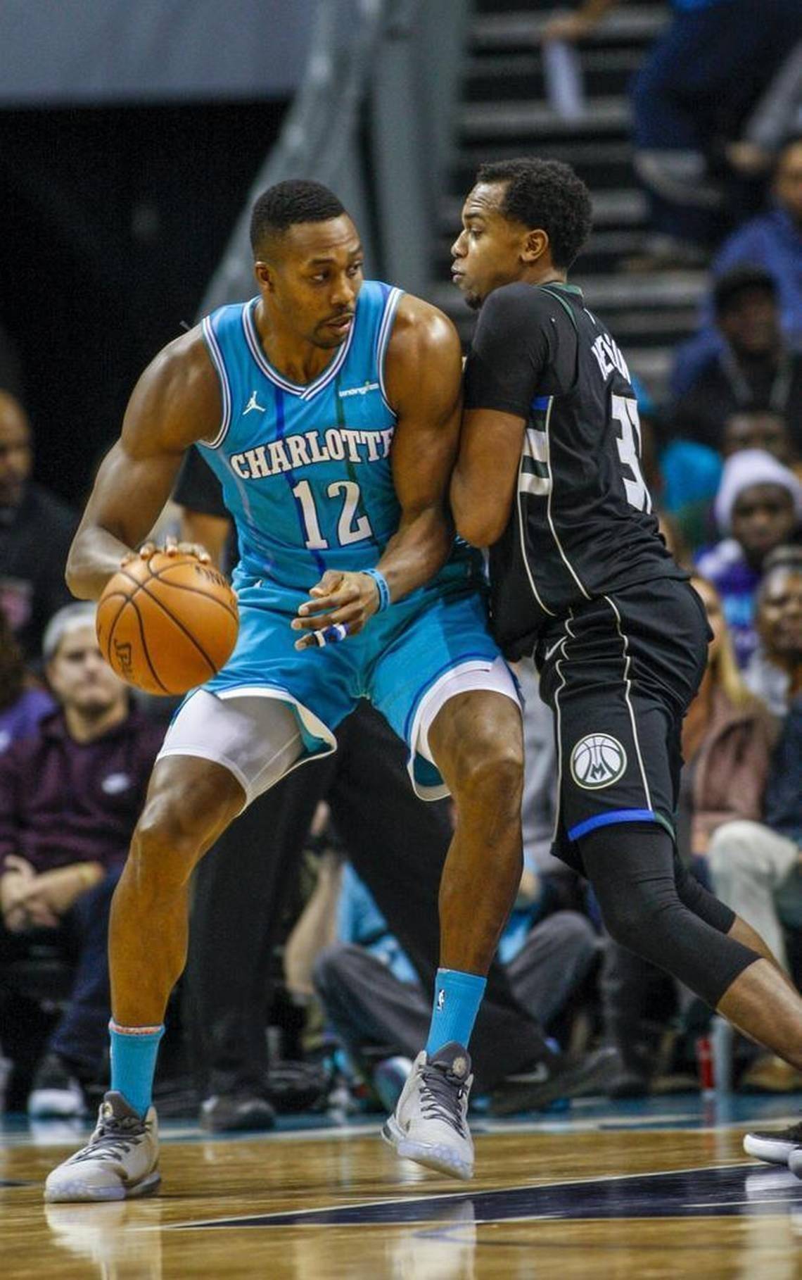 11球，巴萨是欧冠改制以来打入乌龙球最多的球队（欧冠改制以来，巴萨以11个乌龙球成为自摆乌龙最多的球队）