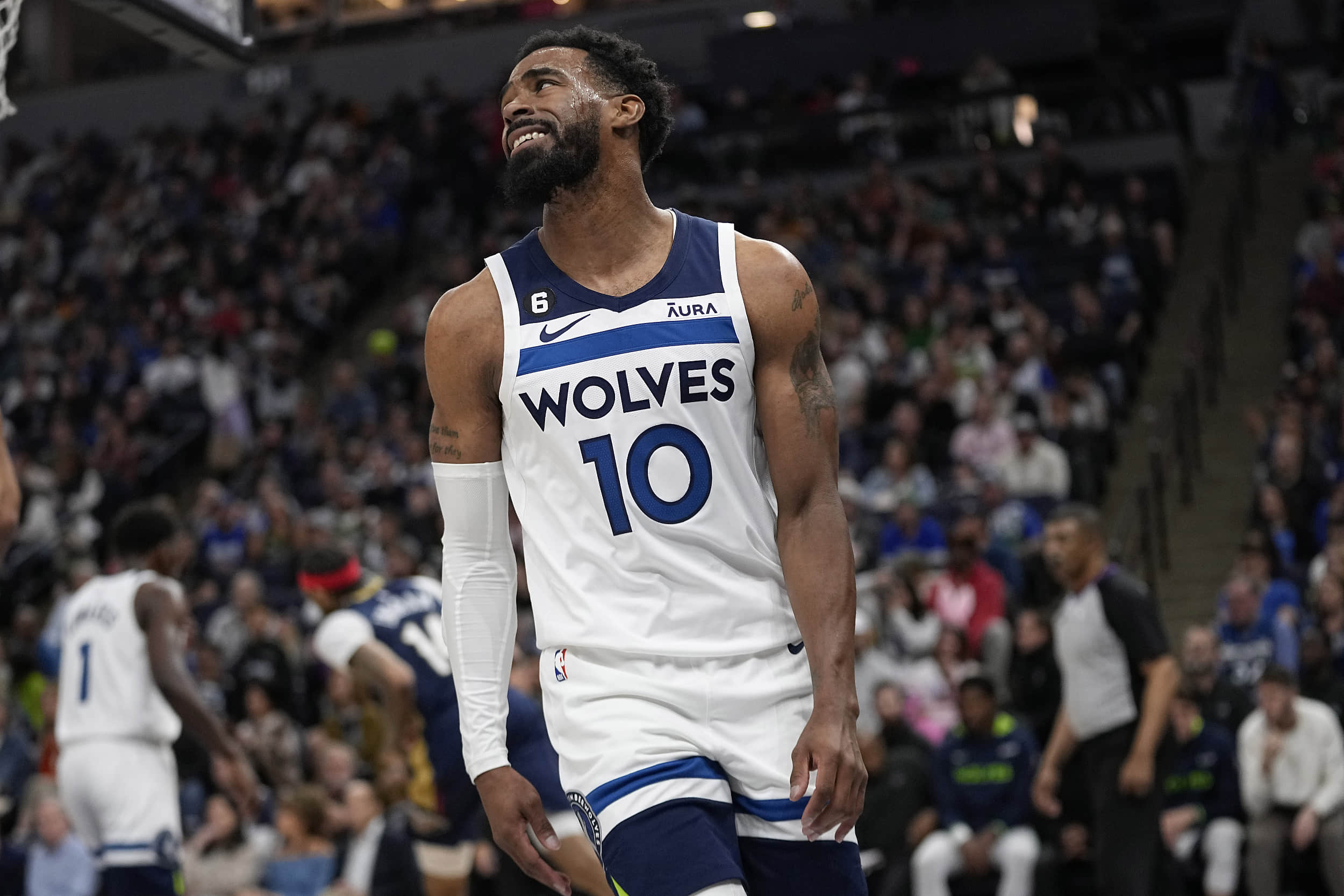 都灵主帅：战平尤文后，主席卡伊罗来更衣室祝贺了球员（都灵主帅透露：战平尤文后，主席卡伊罗进更衣室向球员致贺）