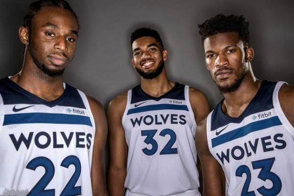 西甲第17轮开球时间：皇马凌晨4点开打，巴萨23：15进行（西甲第17轮赛程：皇马凌晨4点开球，巴萨23：15登场）