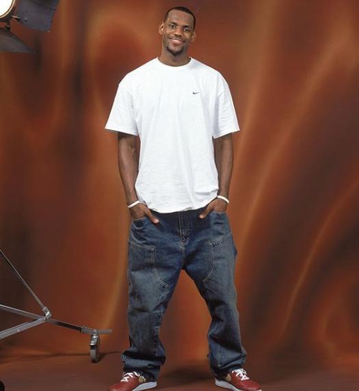 雷迪克谈社媒时代执教：球员活在评论里，保持稳定颇具挑战（雷迪克：社媒时代执教不易，球员沉浸评论致稳定更难）