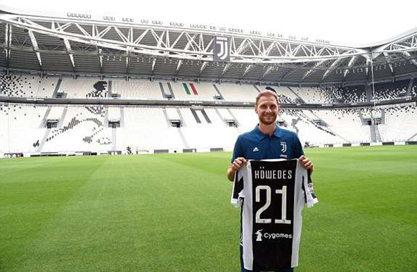 罗马诺：弗拉霍维奇与尤文谈续约无任何进展，拜仁也暂停追求（罗马诺：尤文与弗拉霍维奇续约谈判停滞，拜仁暂缓追逐）