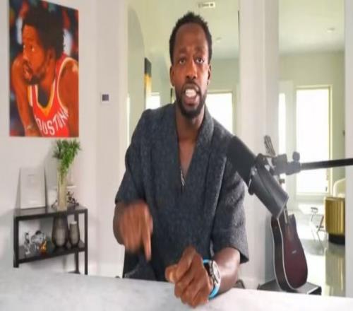 第21圈，诺里斯连过安东内利、塞恩斯、斯特罗尔、劳森，直接上到第4。（第21圈，诺里斯连超安东内利、塞恩斯、斯特罗尔与劳森，一举升至第4位）