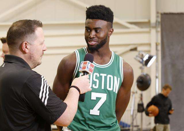 15岁迷你罗单刀破门，收获葡萄牙U16国家队处子球（15岁迷你罗单刀建功，迎来葡萄牙U16国家队首球）