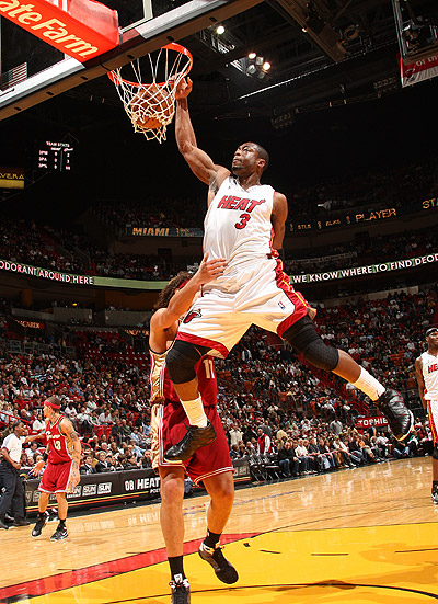 都体：邓弗里斯可能继续缺席与马竞比赛；泽林斯基已参加合练（都体：邓弗里斯或继续缺阵对马竞之战，泽林斯基已回归合练）